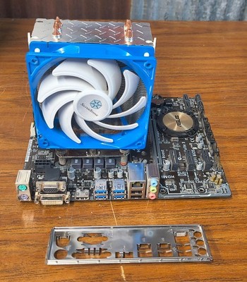 ASUS H97M-E LGA1150 Motherboard w./ i5-4590 + 24GB + IO Shield