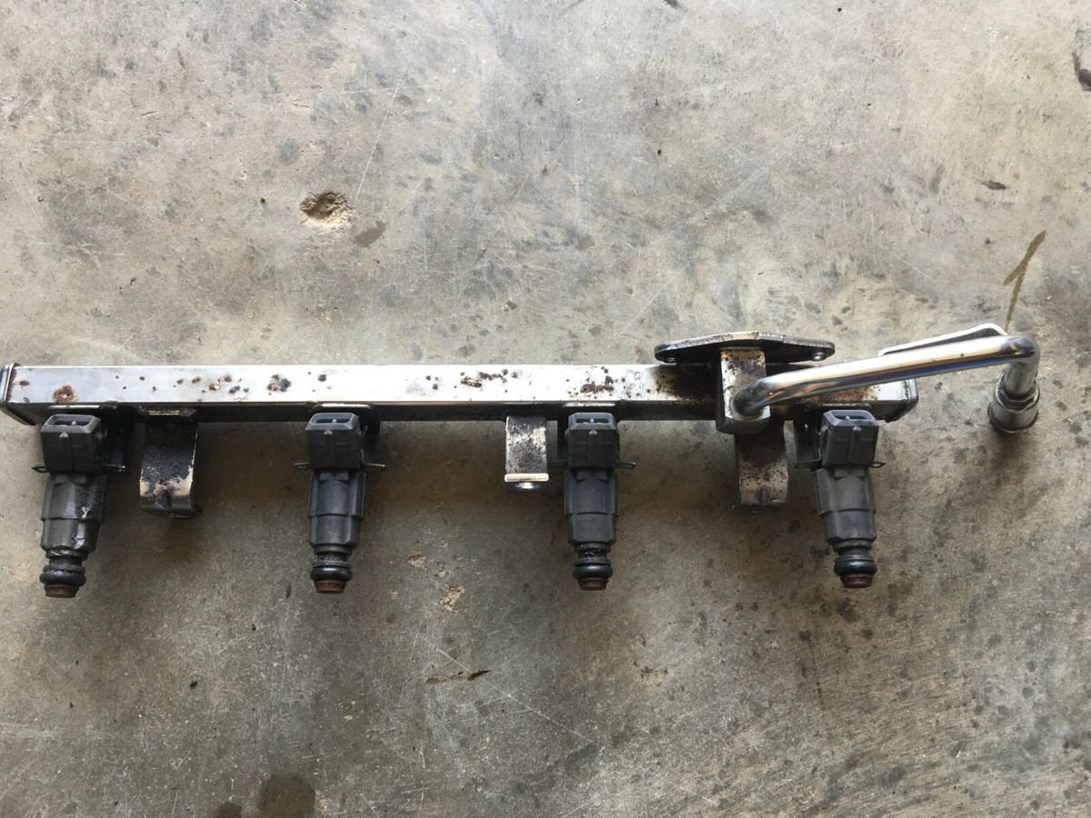 ️ 98-02 Ford Escort ZX2 Coupe 2.0L DOHC Fuel Rail With Injectors