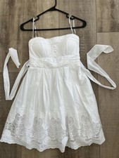 White Strapless dress Sz 5 Lace Embroidery  Empire Waist ￼Windsor STUNNING