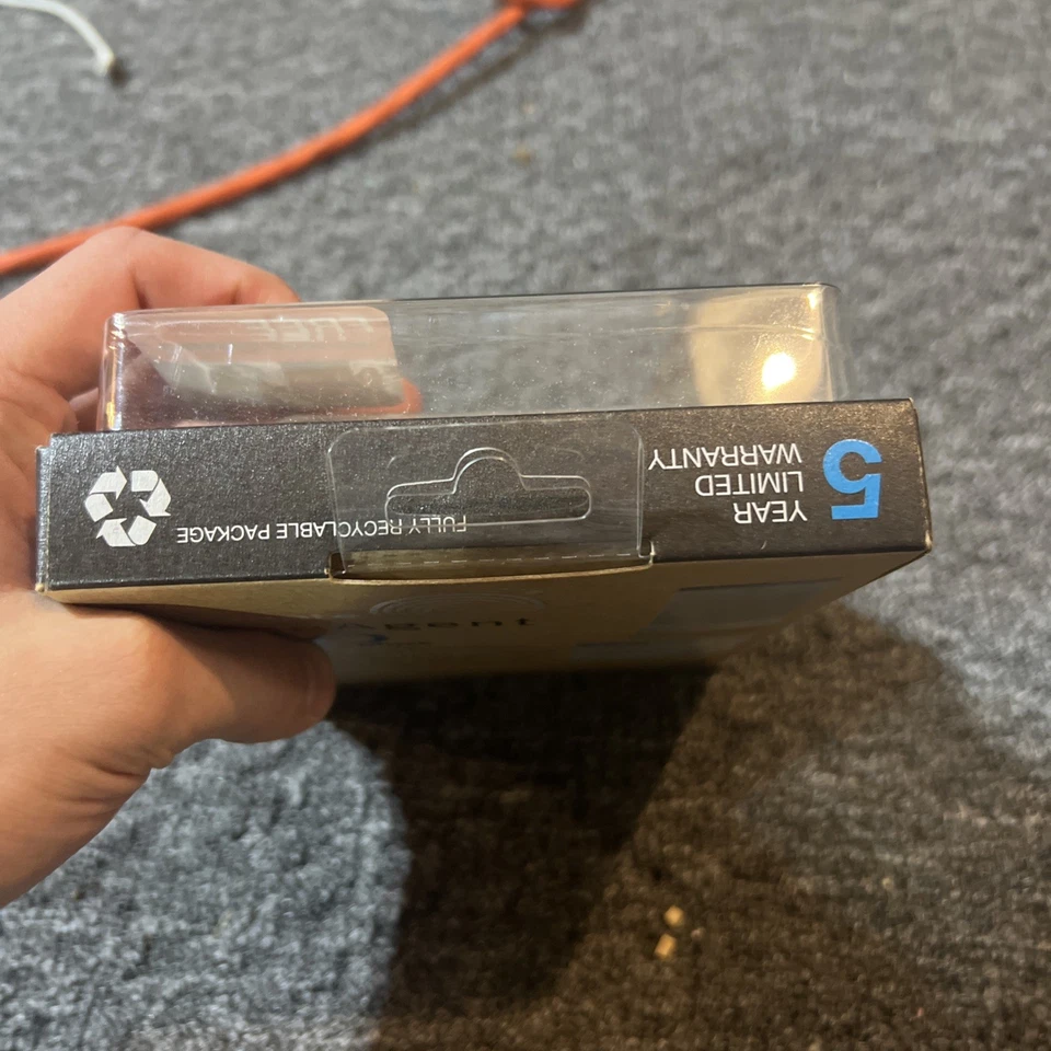 Seagate FreeAgent 640GB GoFlex Ultra-Portable External Hard Drive Silver - NEW - Image 4 of 4