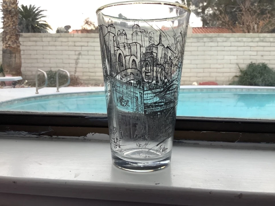 Modelo Real Auténtico Artesanos 1925" Envolvente Graffiti Borde Dorado Vidrio Coleccion Foto 2 de 4