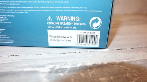 UH 6391 in 1:32, wheelbarrow with asparagus boxes, new in original packaging - Picture 5 of 6