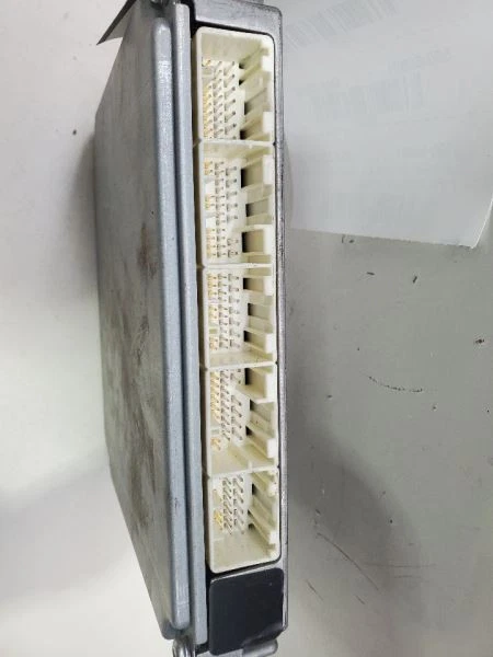 Toyota Tacoma 2005 motor ECM módulo de control electrónico MPN: 89661-04A70 Foto 3 de 4