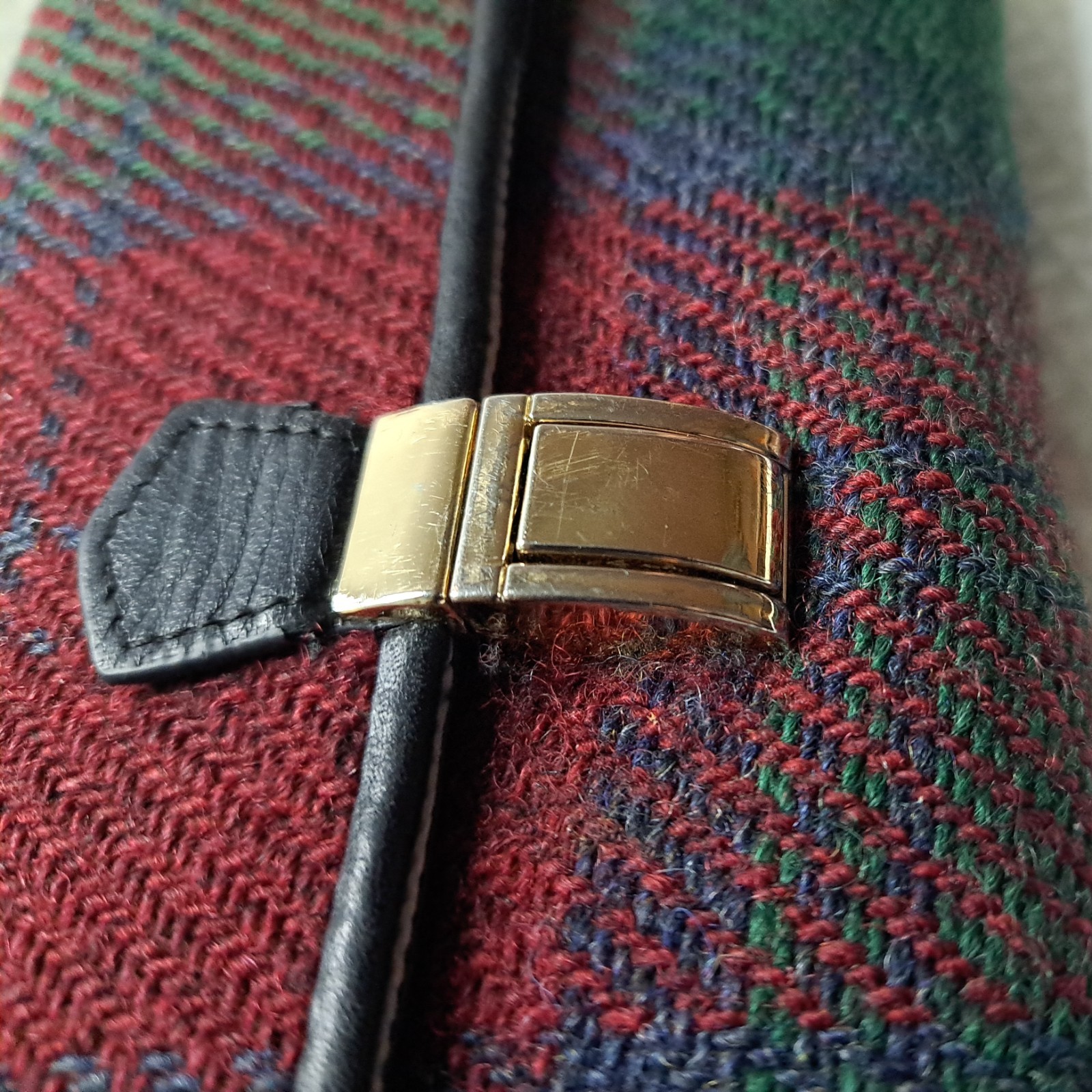 Glen Appin Burgundy Blue Green Harris Tweed Wallet snap closure image 2