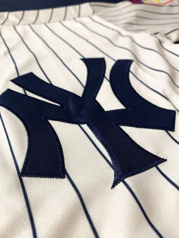 Camiseta deportiva clásica a rayas Mickey Mantle 1951 de los New York Yankees Foto 3 de 4