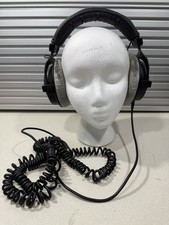 beyerdynamic DT 770 PRO 250 Ohm Over-Ear Studio Headphones - Black - Working