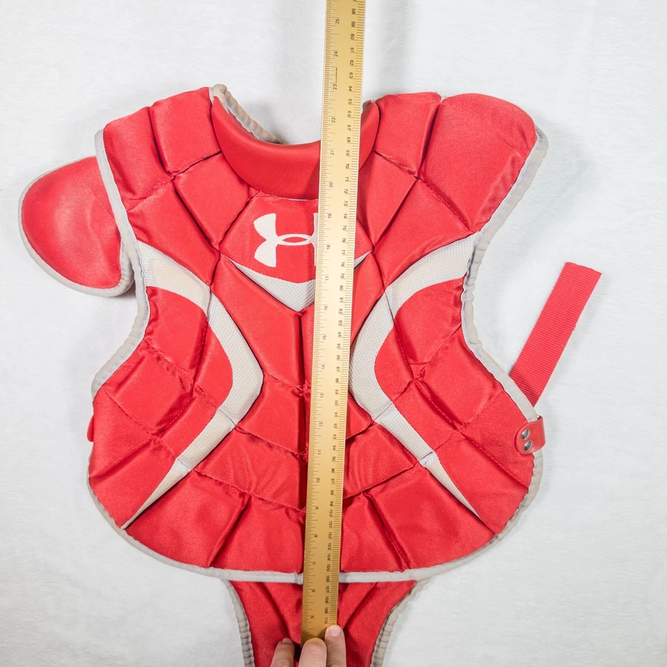 Almohadillas protectoras de pecho Under Armour rojas de béisbol para jóvenes adultos Foto 2 de 4