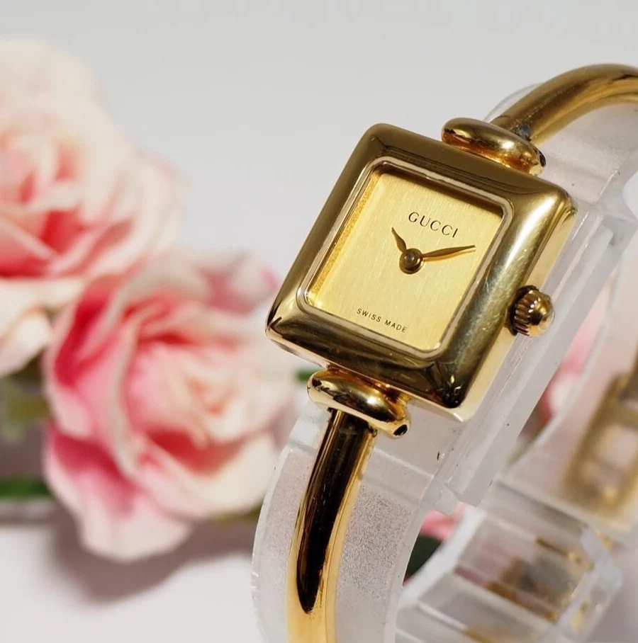 Montre Gucci Cadran Doré Femme Quartz Carrée Suisse Vintage Authentique Fonctionne 1900L
