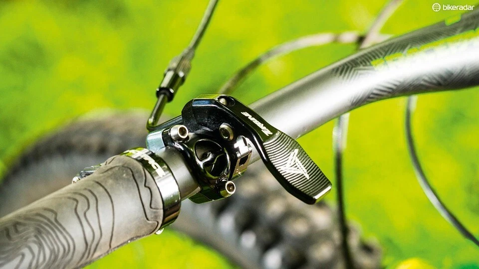 Nuevo RaceFace Turbina Cuentagotas Tija de Sillín Palanca Control Remoto Universal Negro Izquierda o Derecha Foto 2 de 3