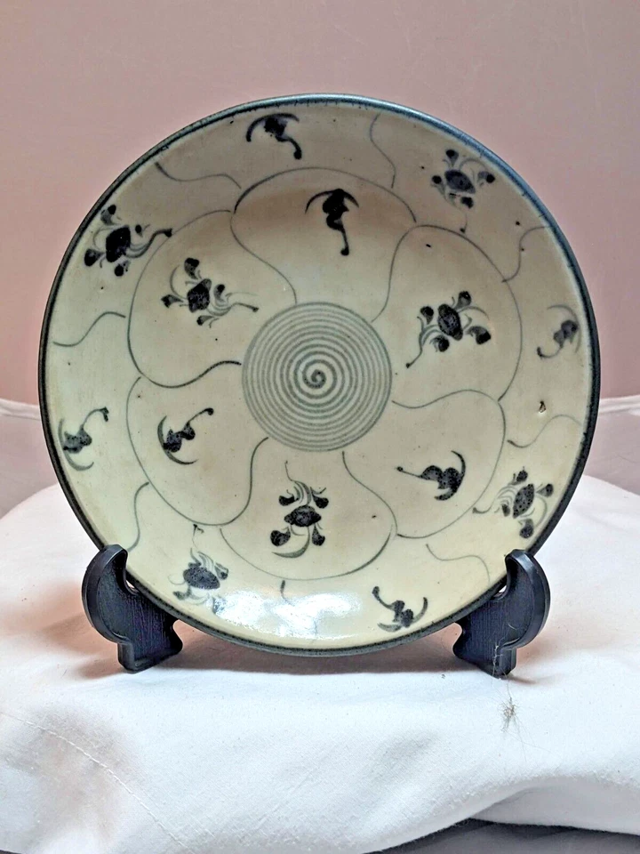 Cuenco poco profundo de cerámica china con decoración auspiciosa de hongos dinastía Ming 7 pulgadas Foto 2 de 4