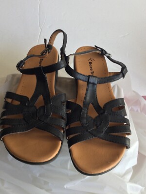 Bare Traps Women’s Sandals Shoes Color Black Size M Wedge Slip On Ankle  Strap