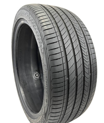 Used 245/40ZR19 Kumho Majesty 9 Solus TA91 98W 7.5/32 (DOT 24)