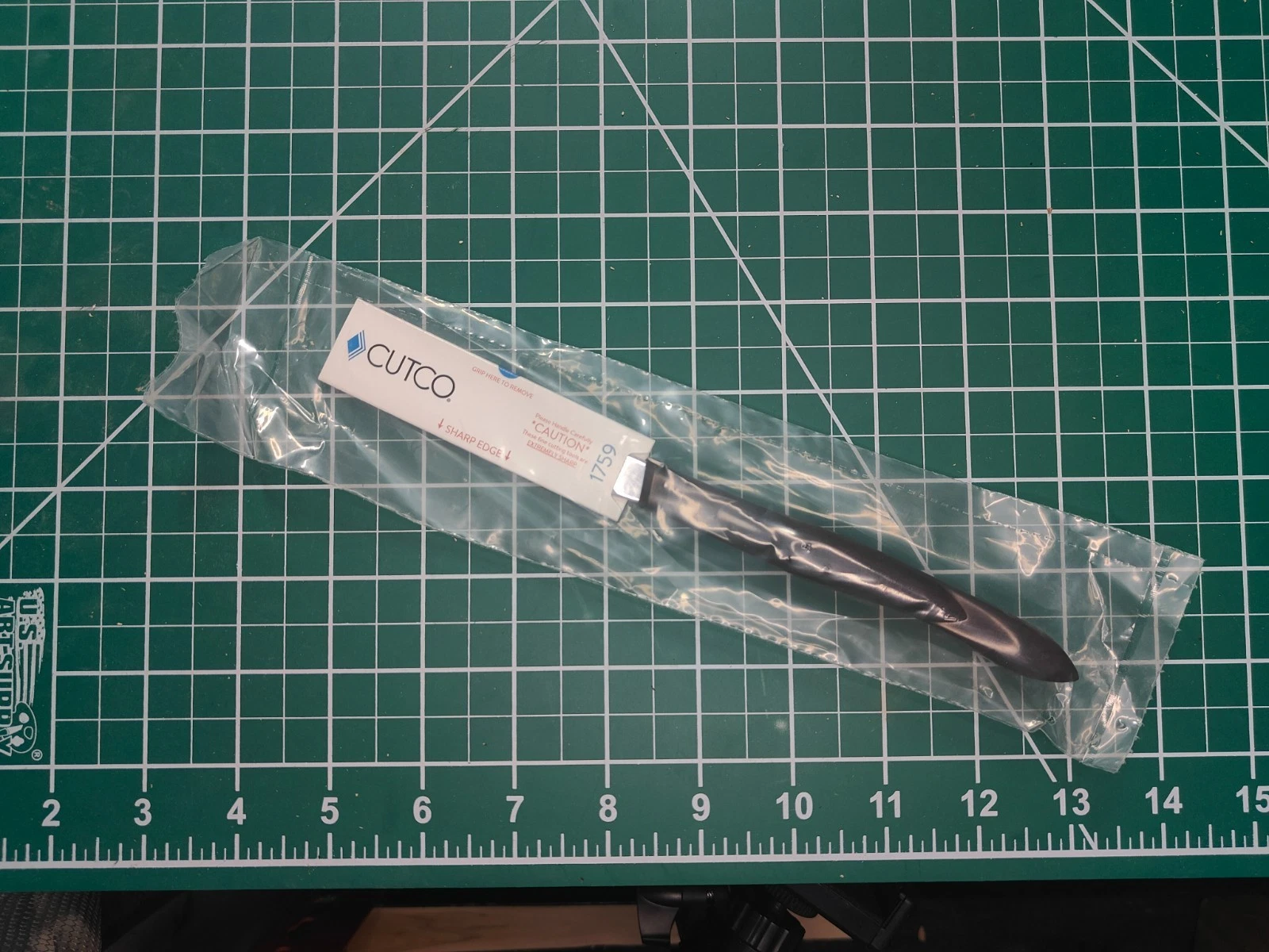 CUTCO 1759 Serrated Edge Blade Table Knife, Brown Handle
Opens in a new window or tab
