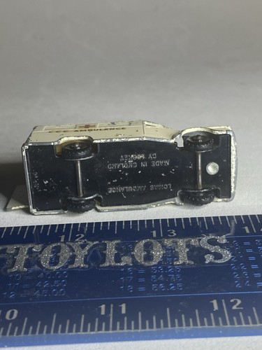 Vintage Matchbox Lesney - Lomas Ambulance EMS - Decals White #14 England 1962 - Picture 7 of 8