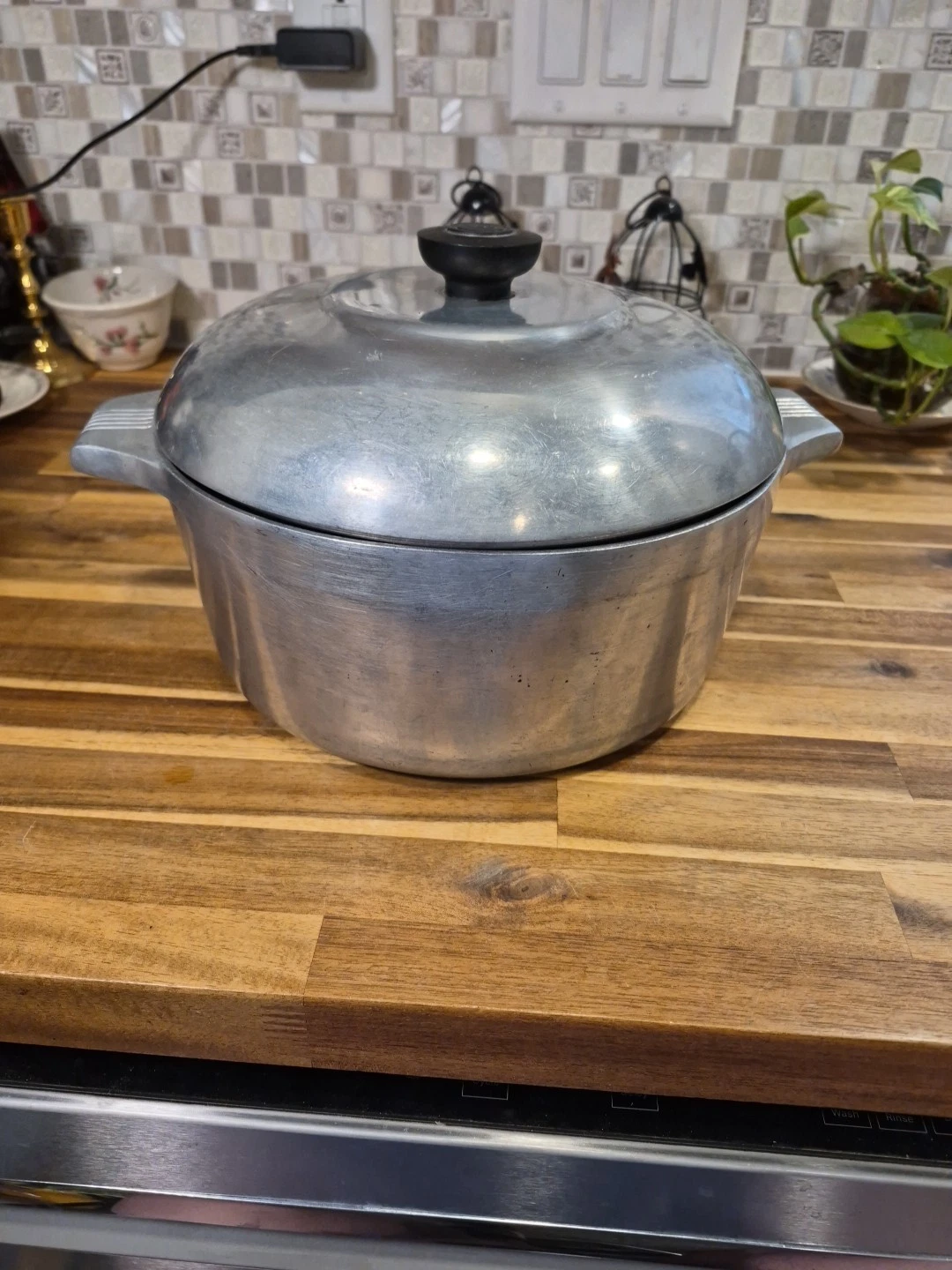 Vintage Wagner Magnalite 4248-P Round Dutch Oven Roaster with Dripper Lid. 5qt