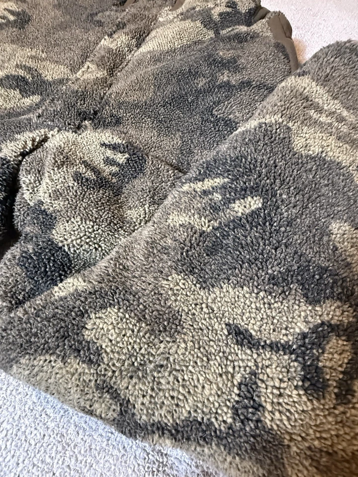 Cabela's Berber Fleece Windshear Extreme Insulated Bibs Outfitter Camo 2XL - Image 4 of 4