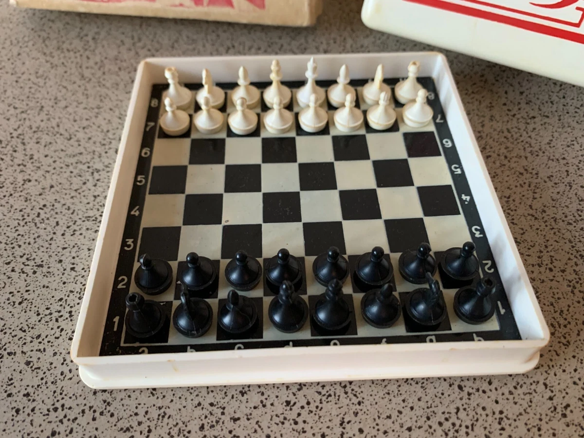 Vintage 1960s Magnetic Chess Game