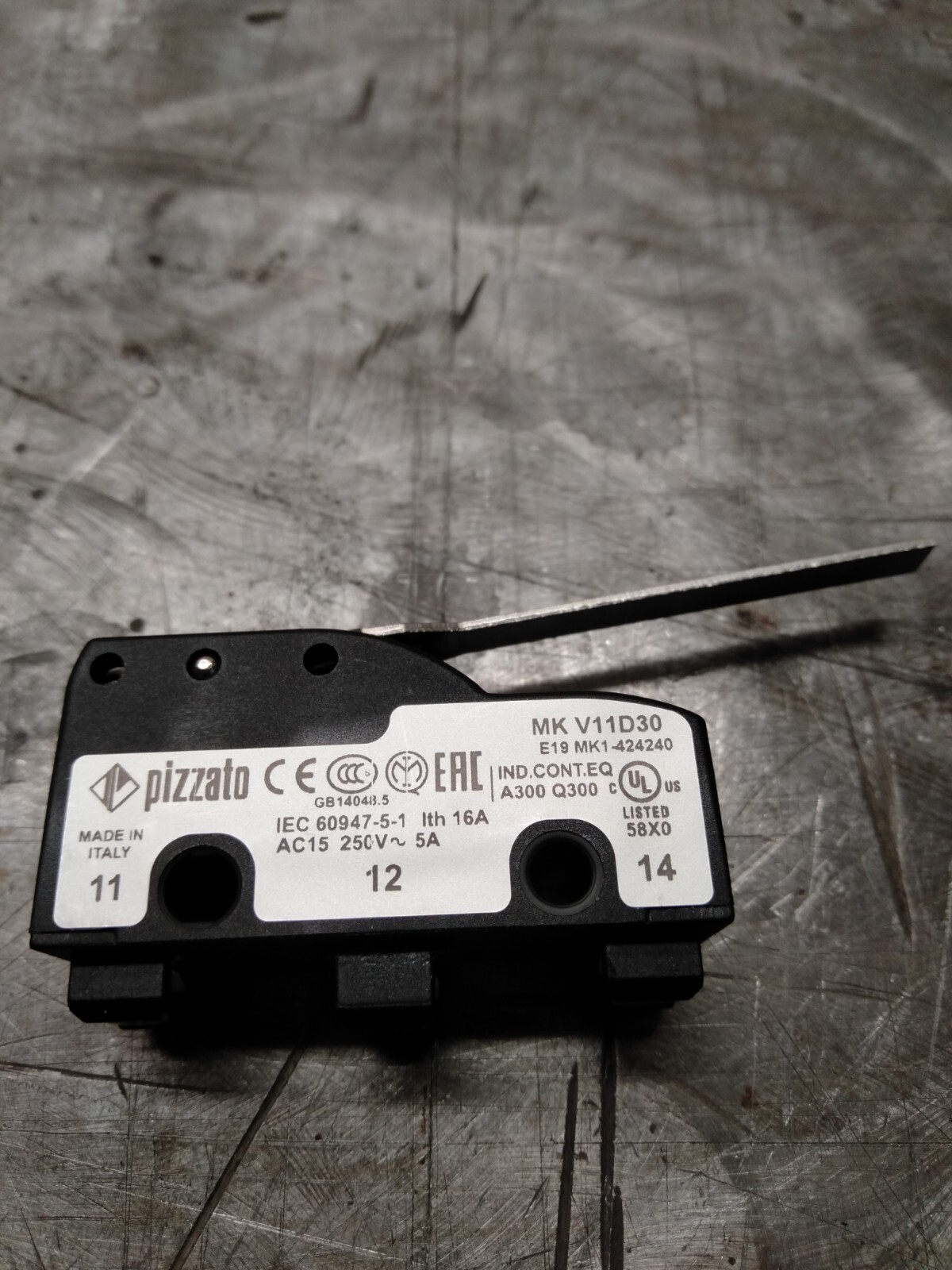 PIZZATO MICROINTERRUTTORE A LEVA MK V11D30