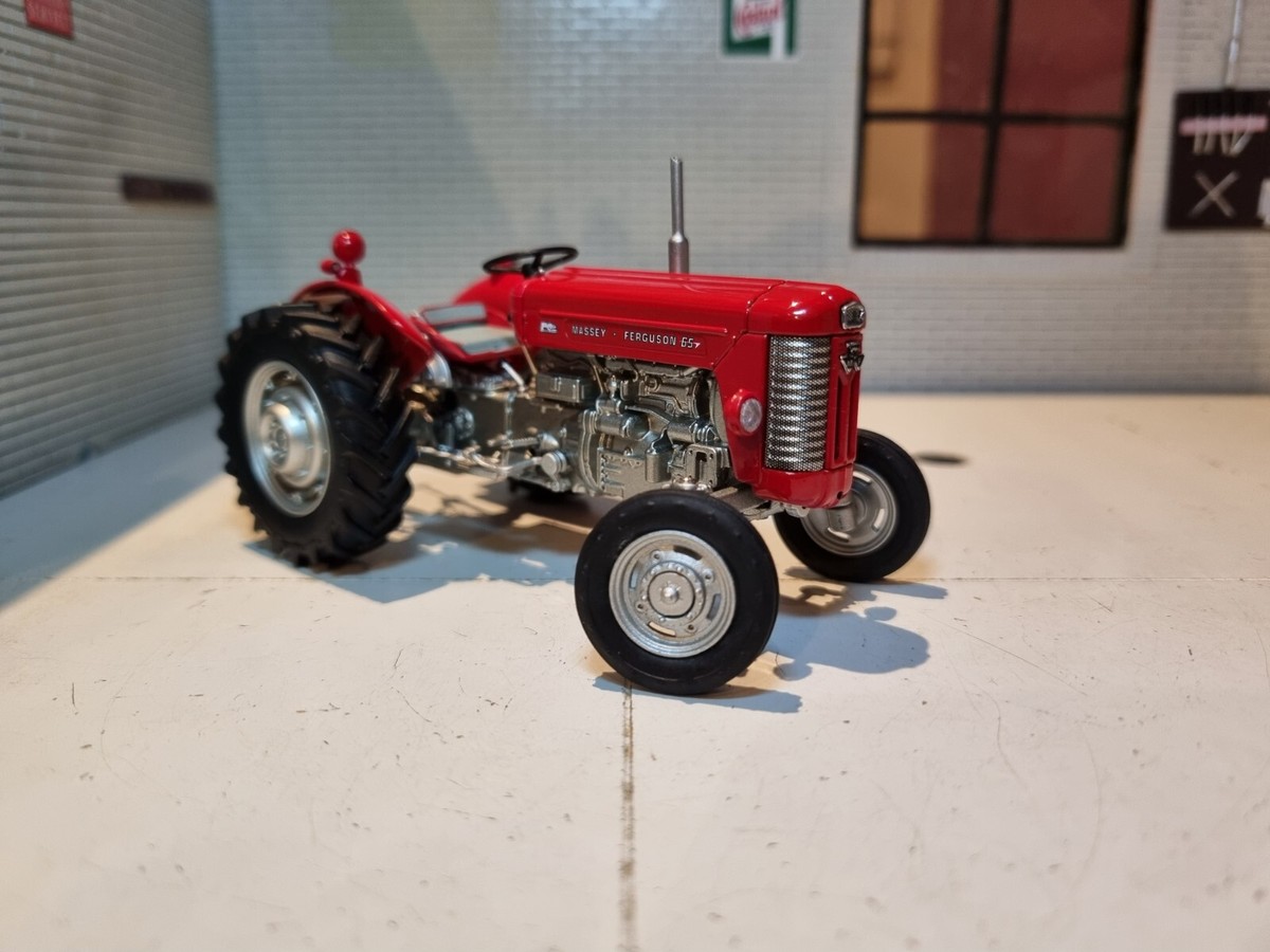 Modèle Réduit Tracteur Massey Ferguson 65 1959 - Échelle 1:32 Universal Hobbies UH6269