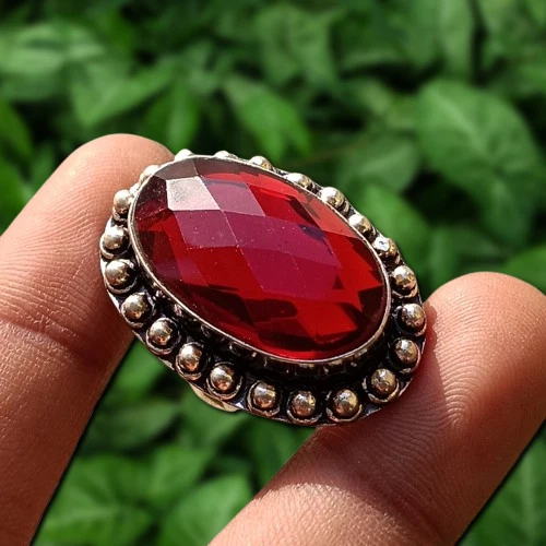 Bague Argent Massif Avec Grenat Et Zirconiums - Taille 55, Bijou Occasion élégant