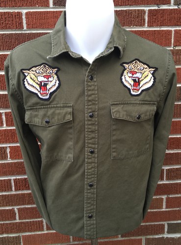 FOREVER 21 Men's Snap Shirt with TIGER 