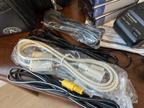 Panasonic PV-L452D VHS-C Video Camcorder 750x Digital Zoom VCR Transfer BUNDLE - Picture 4 of 17