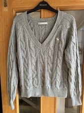 Abercrombie and Fitch grauer Pullover mit V-A...
