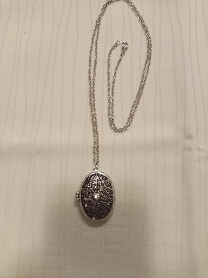 Ciondolo Portafoto Con Catenina - Immagine 2 di 4