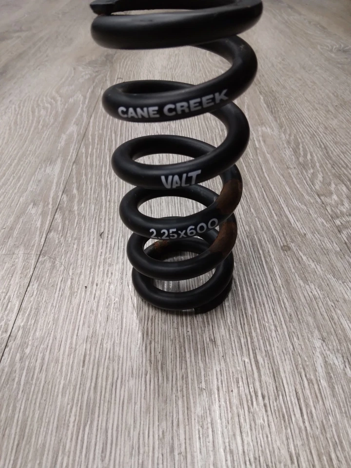 DVO JADE X  210x50-55 rear shock 2022 fits IBIS Includes 2 coils 600 and 650 - Image 3 of 4