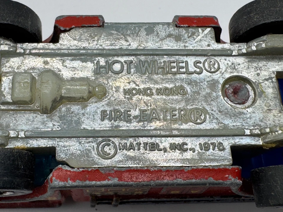 VINTAGE 1976 HOT WHEELS - CAMINHÃO DE BOMBEIROS COMEDOR DE BOMBEIROS MOTOR VERMELHO - Imagem 4 de 4
