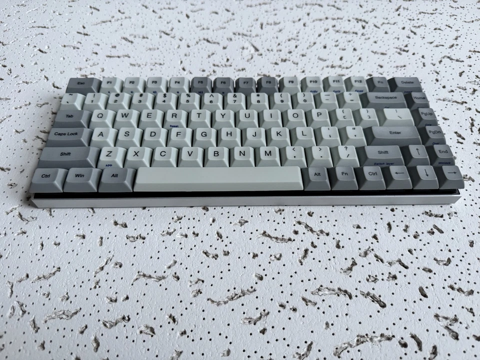 VORTEX VTG-8200 Backlit Mechanical Keyboard -Keys and Accessories Included - Image 4 of 4