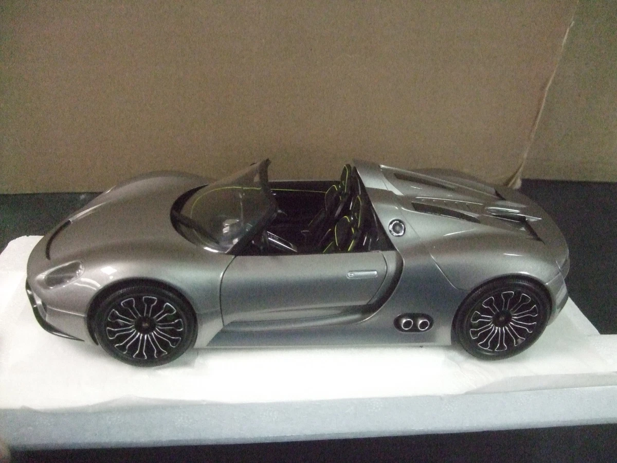 MINICHAMPS Porsche 918 Spyder Porsche Contemporary Manufacture