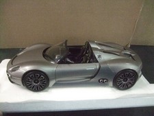 Porsche 918 Spyder 2010 Grey metallic SCALE 1:18 BY MINICHAMPS 110060030