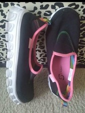 Skechers Sports Girls Size 2.5 Slip In Sneakers