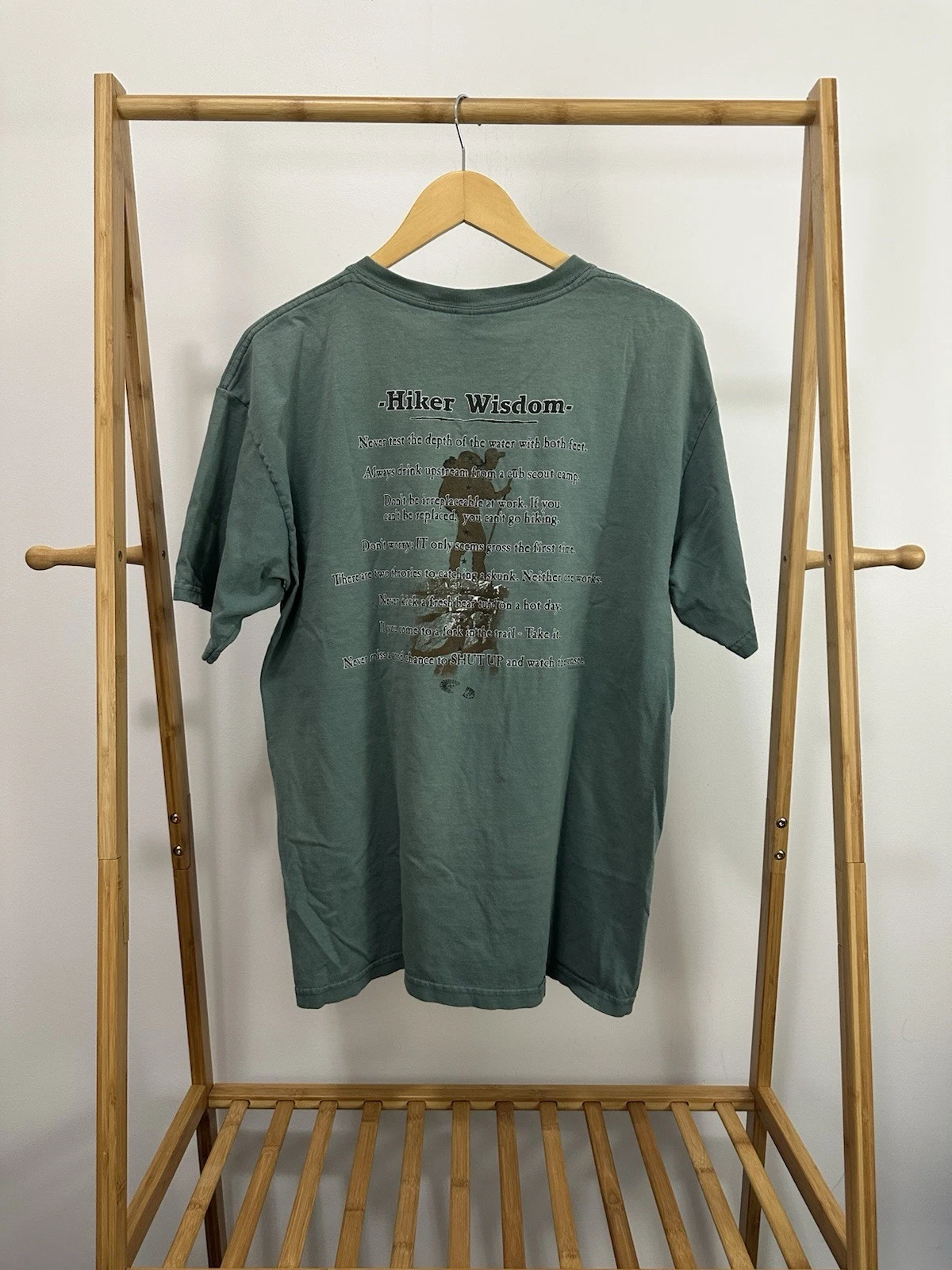 VTG Hiker Wisdom Guide Hiking Camping Outdoor Nature T-Shirt Size L
