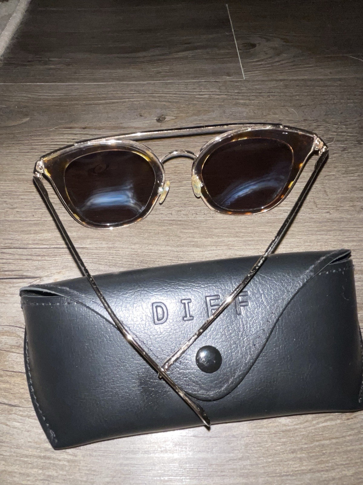 DIFF Sunglasses - image 3