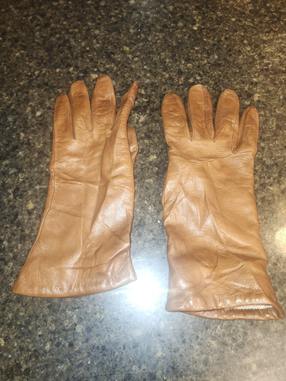 Saks Fifth Ave Made In Italy Brown Leather Cashmere Lined Gloves Size 8
Opens in a new window or tab