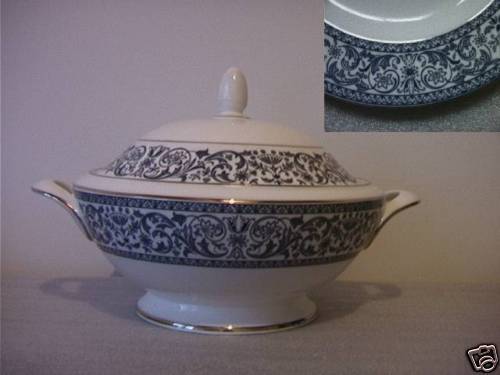 Minton Infanta - Portaverdure con Coperchio - RIDOTTO DEL 25%. Affrettati!! - Foto 1 di 1
