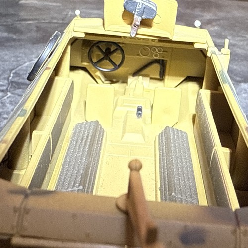 21st Century Toys GERMAN SD.KFZ 251/1 AUSF.D 1:35 #d2 RARE!! - Picture 5 of 7