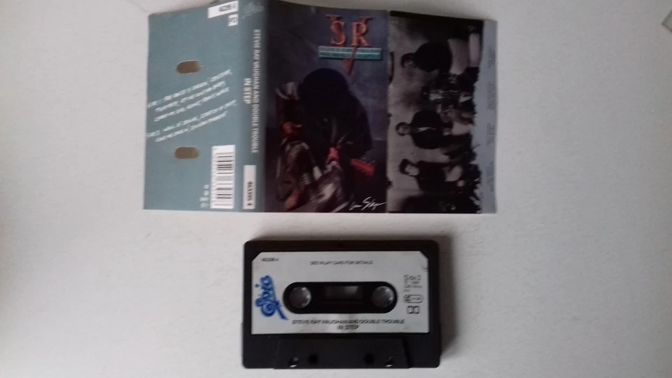 STEVIE RAY VAUGHAN     IN STEP   CASSETTE TAPE - Image 3 of 4