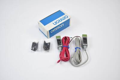 Omron Photoelectric Switch E3S-3E2 ( 12 - 24 VDC )