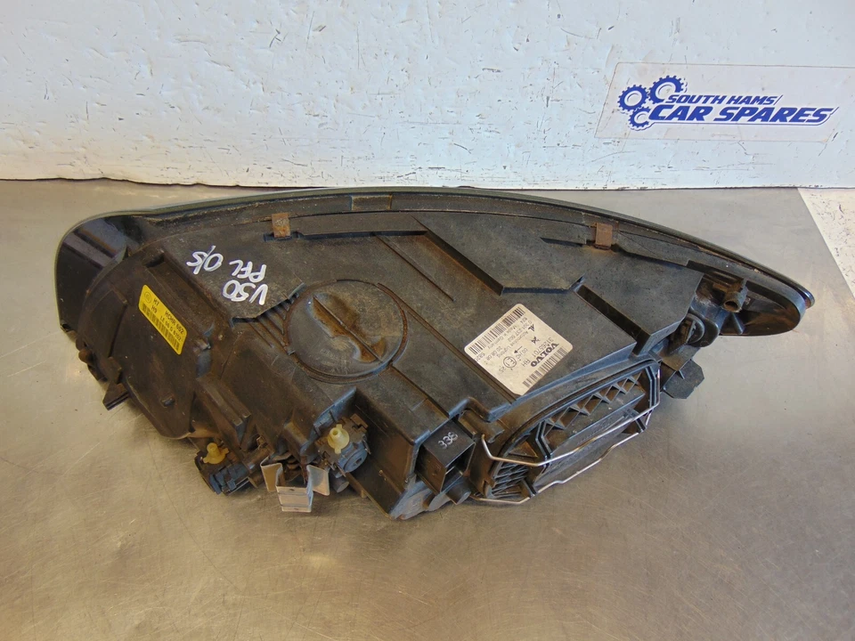 Volvo V50 Headlight 07-12 Drivers right 31265701 - Image 4 of 4