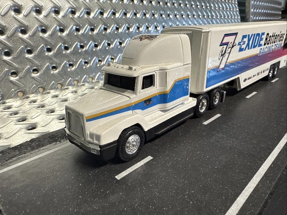 ERTL 1994 LE Exide Batteries Racing Team 7 Geoff Bodine Super Stars Transporter - Image 3 of 4