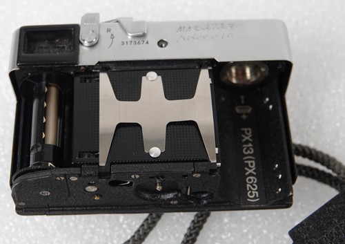 MINIATUR KOMPAKT ROLLEI 35 40MM f/3.5 TESSAR 110 FILMKAMERA - Bild 7 von 8