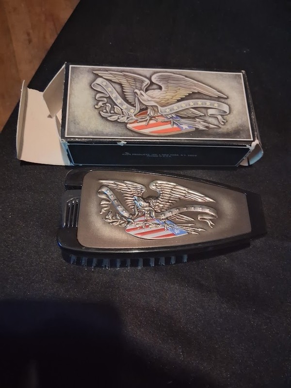 Vintage 1970 Avon American Eagle Brush & Comb Valet in original box (new)