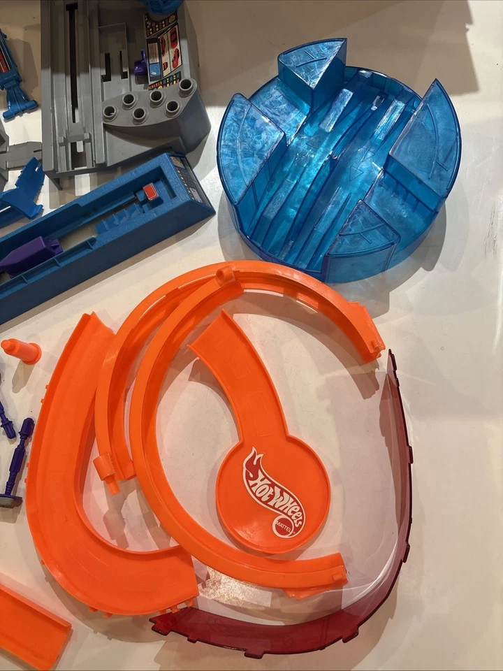 VTG 1994 Hot Wheels Color FX Loop & Splash W/Car. Incomplete - Image 2 of 4