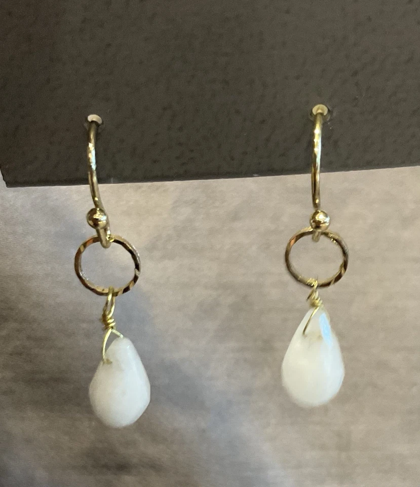 Pendientes semipreciosos Danty tono dorado EXPRESS originalmente $19,95 #1448 Foto 3 de 4