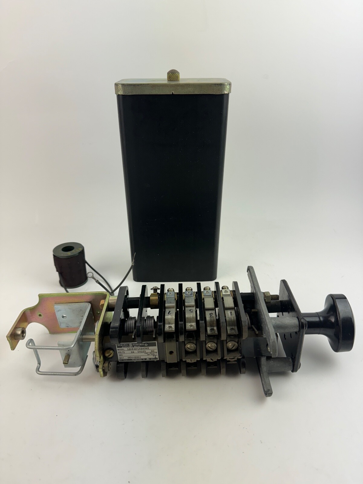 General Electric Ge 12HEA61A243X2 Multicontact Auxiliary Relay 24V