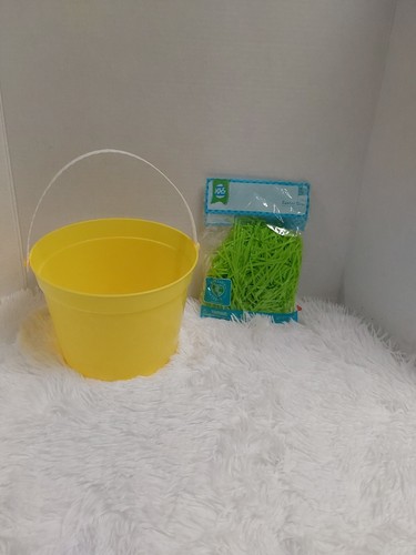Yellow Plastic Easter Bucket W/Handle & Green Easter Grass BNWT! - 第 1/5 張圖片