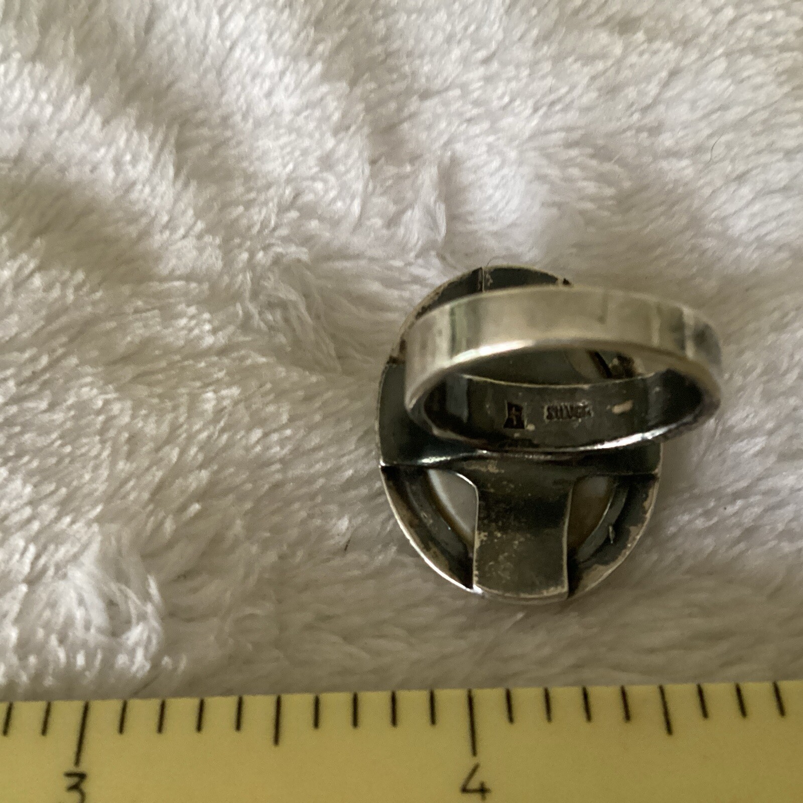 Green Gemstone Ring - Very Unique Pattern On Ston… - image 6